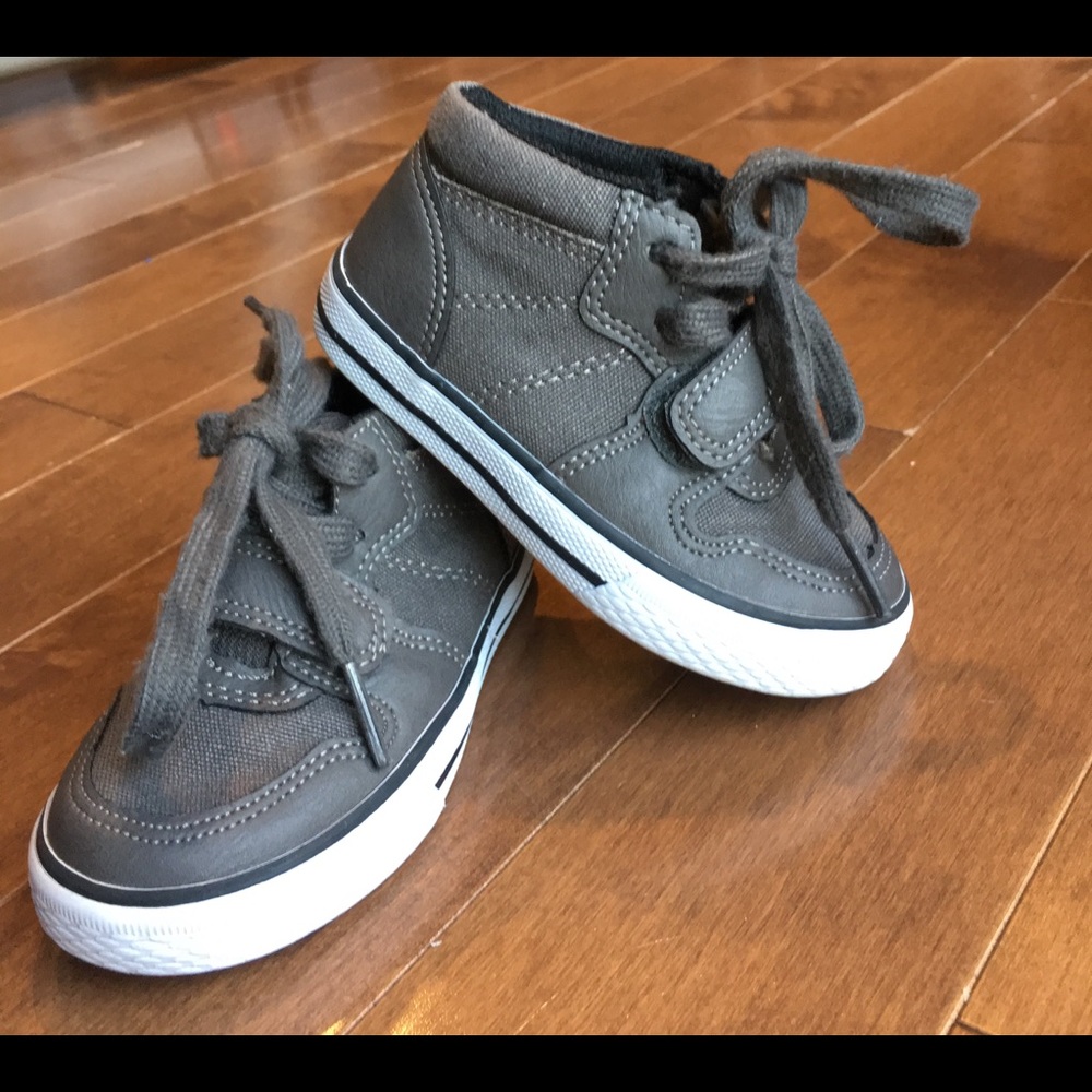 Children’s Place Boys High Top Canvas Sneakers 6t